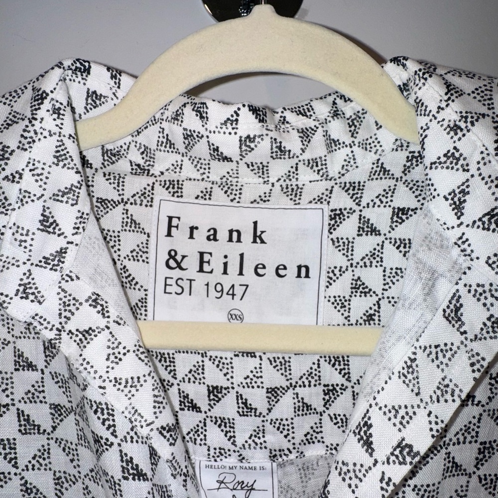 Frank & Eileen Black and White Casual Button Down Shirt